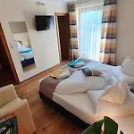 게스트하우스 Gaestehaus Baerwald 3*