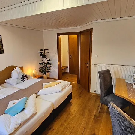 Gaestehaus Baerwald Гостевой дом *