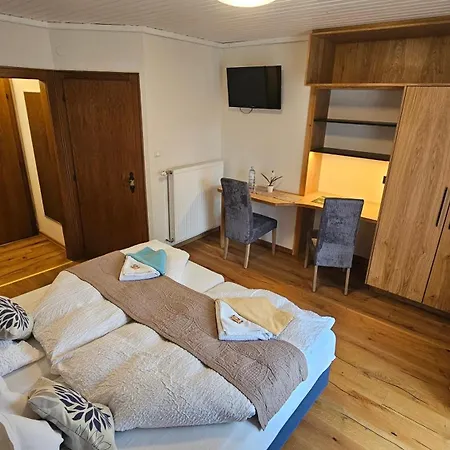 Konukevi Gaestehaus Baerwald 3*